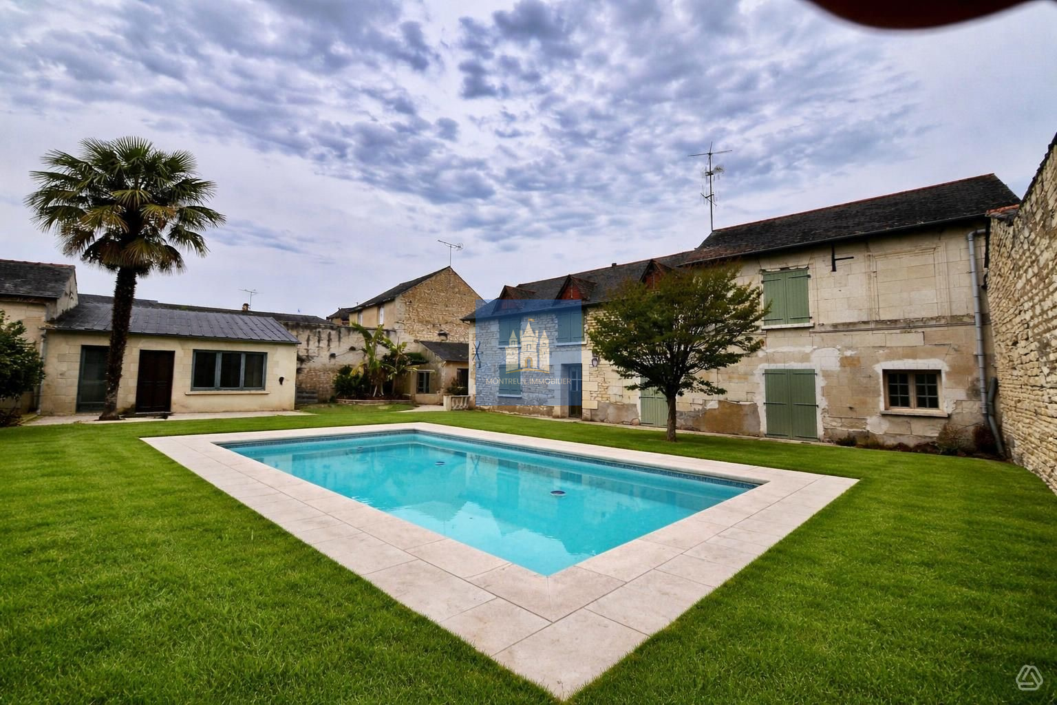 ANTOIGNE (49) Maison de charme 3 CH avec piscine